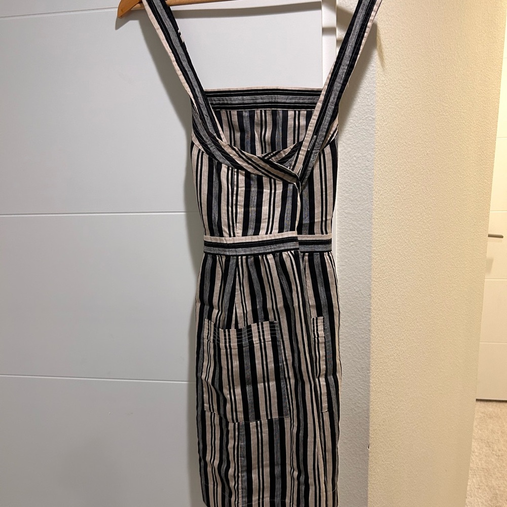 Madewell Apron Mini Dress
(B5) - Picture 2 of 4